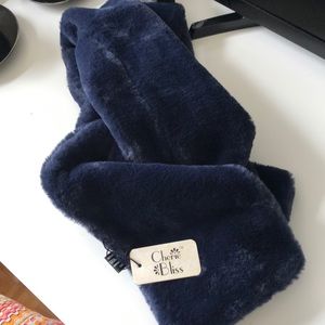 🧣 Faux fur scarf